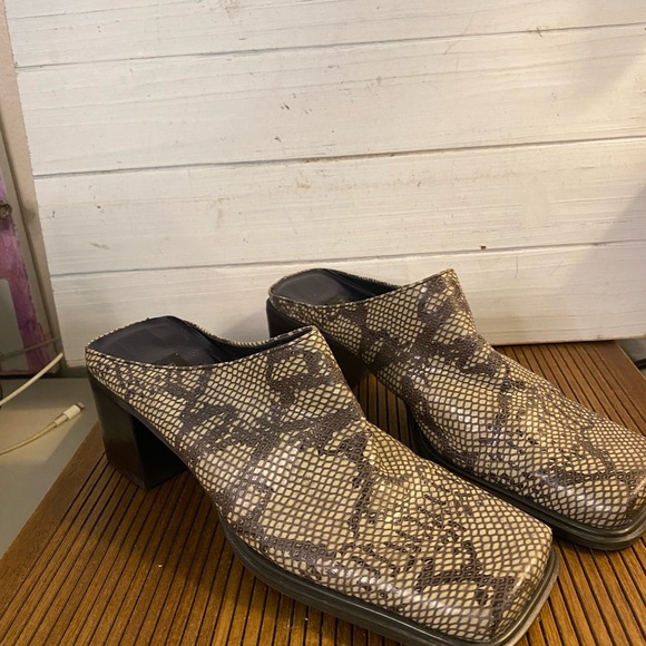Women's Snakeskin Patterned Mules - Picture 2 of 7
